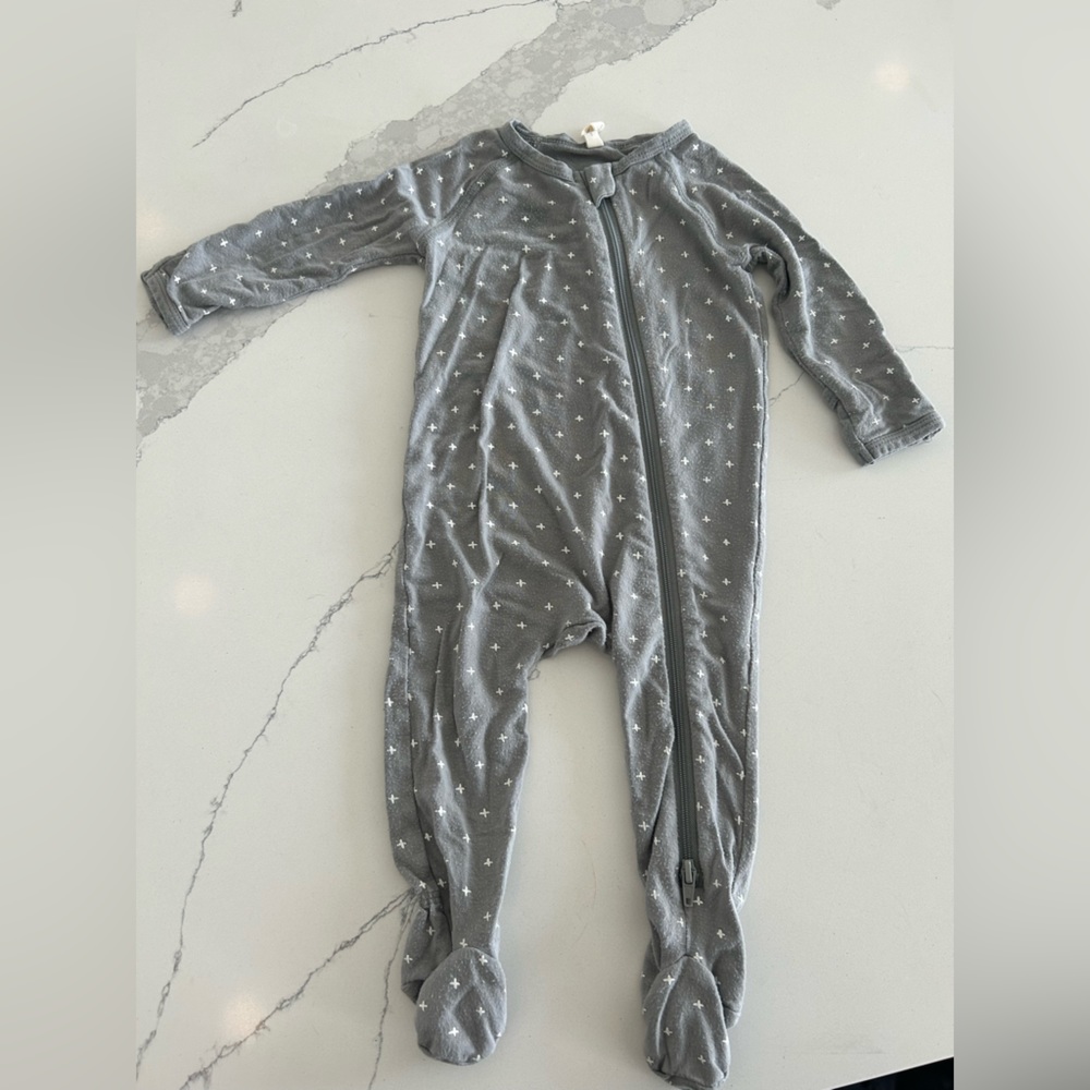 Quincy Mae grey check bamboo zippered footie sz 3-6m
